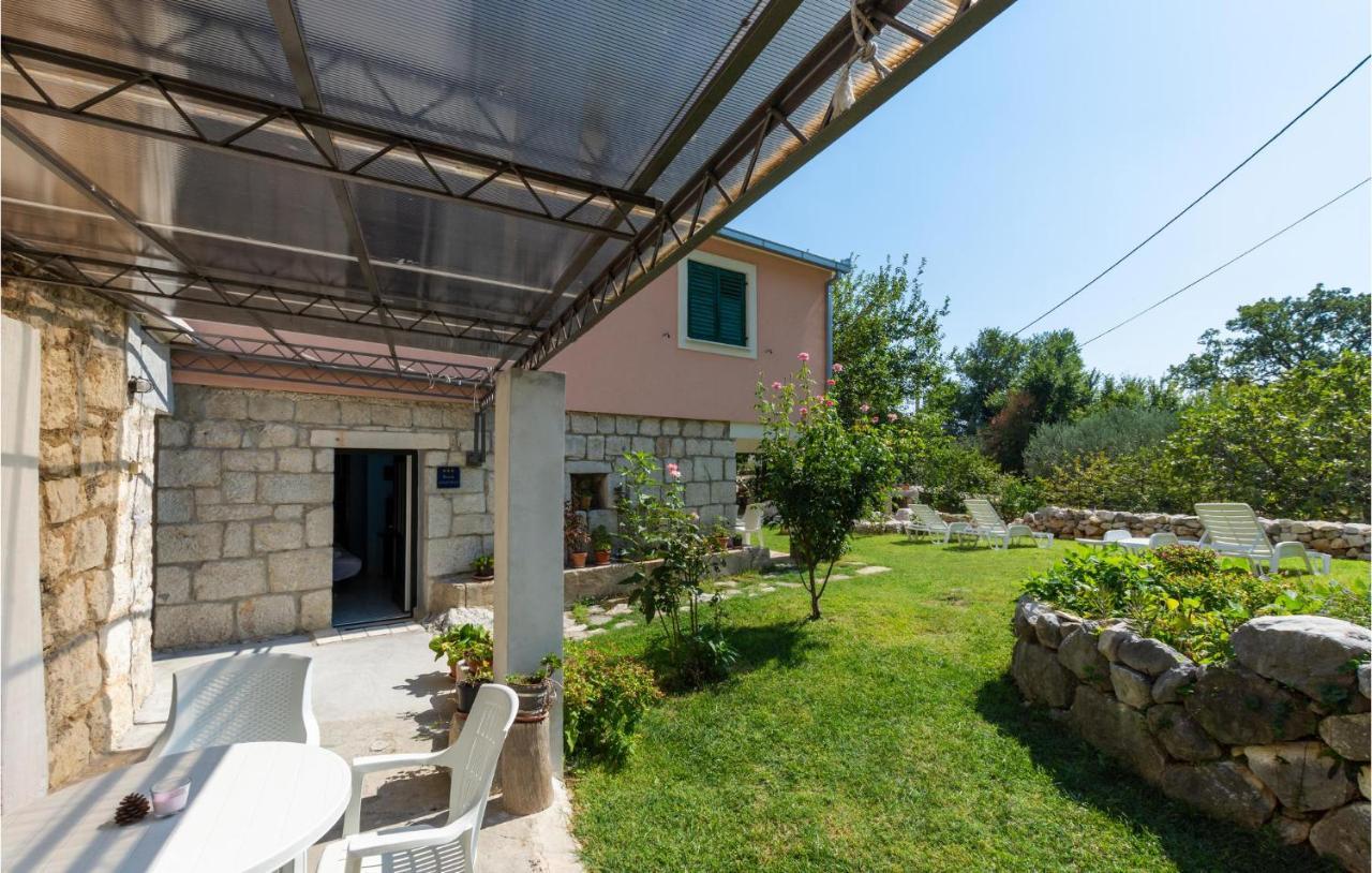 Lovely Apartment In Omis With Kitchen المظهر الخارجي الصورة