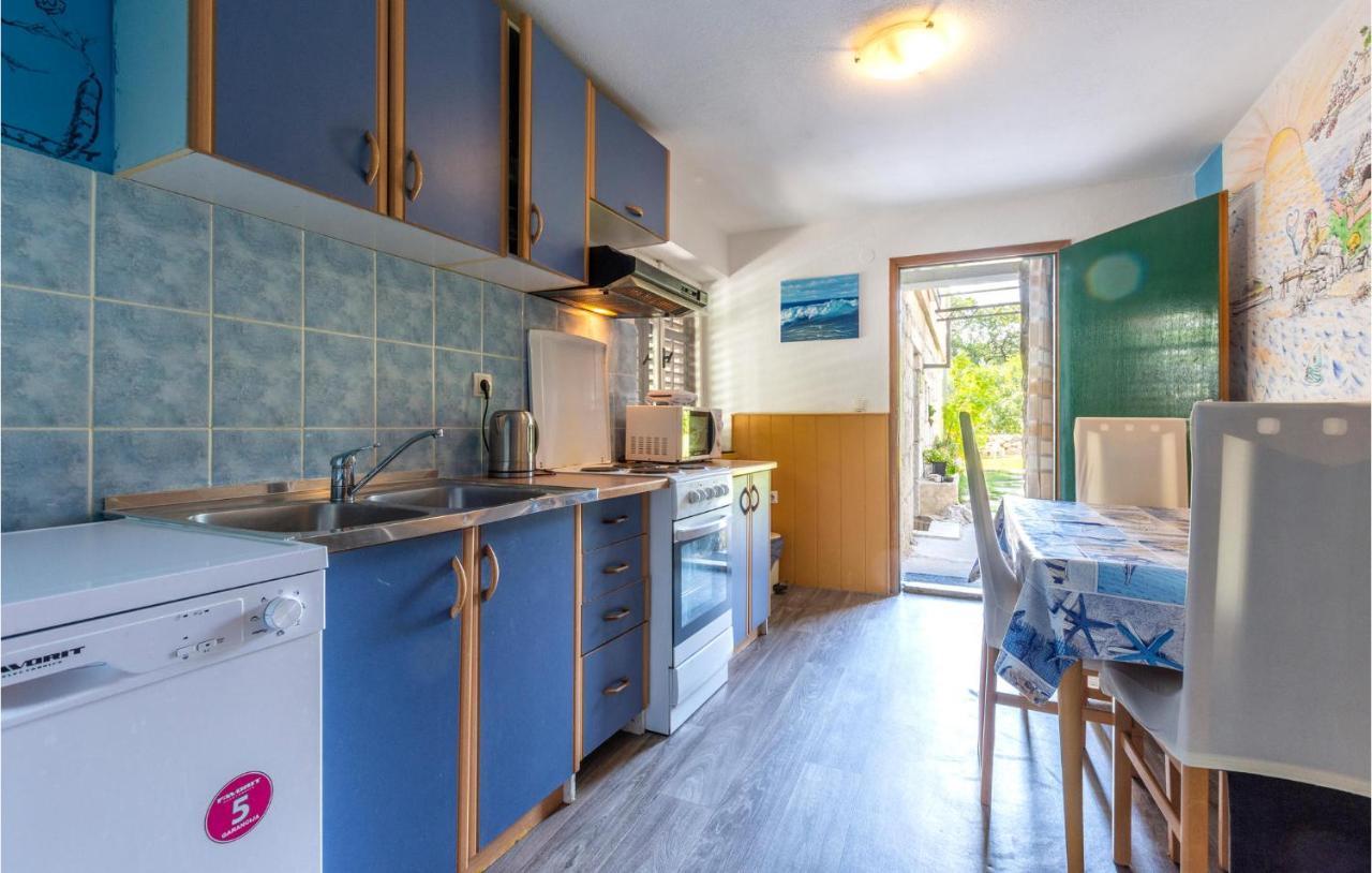 Lovely Apartment In Omis With Kitchen المظهر الخارجي الصورة