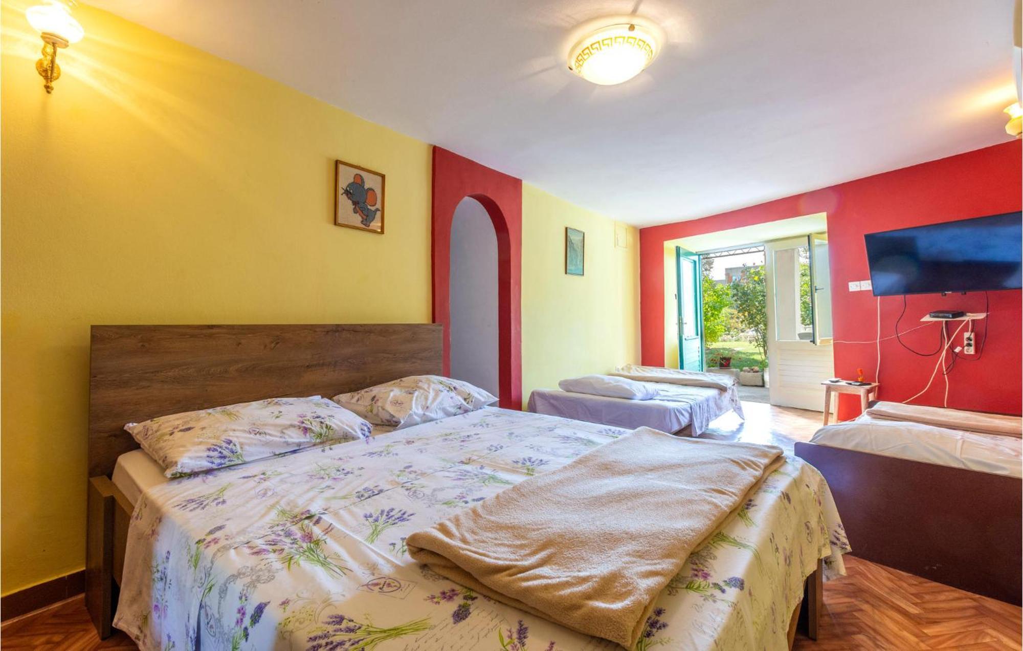 Lovely Apartment In Omis With Kitchen المظهر الخارجي الصورة