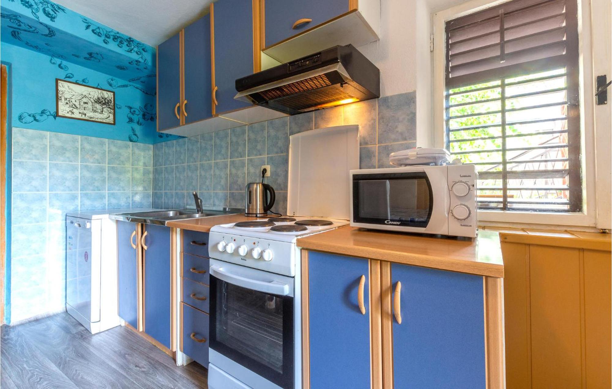 Lovely Apartment In Omis With Kitchen المظهر الخارجي الصورة
