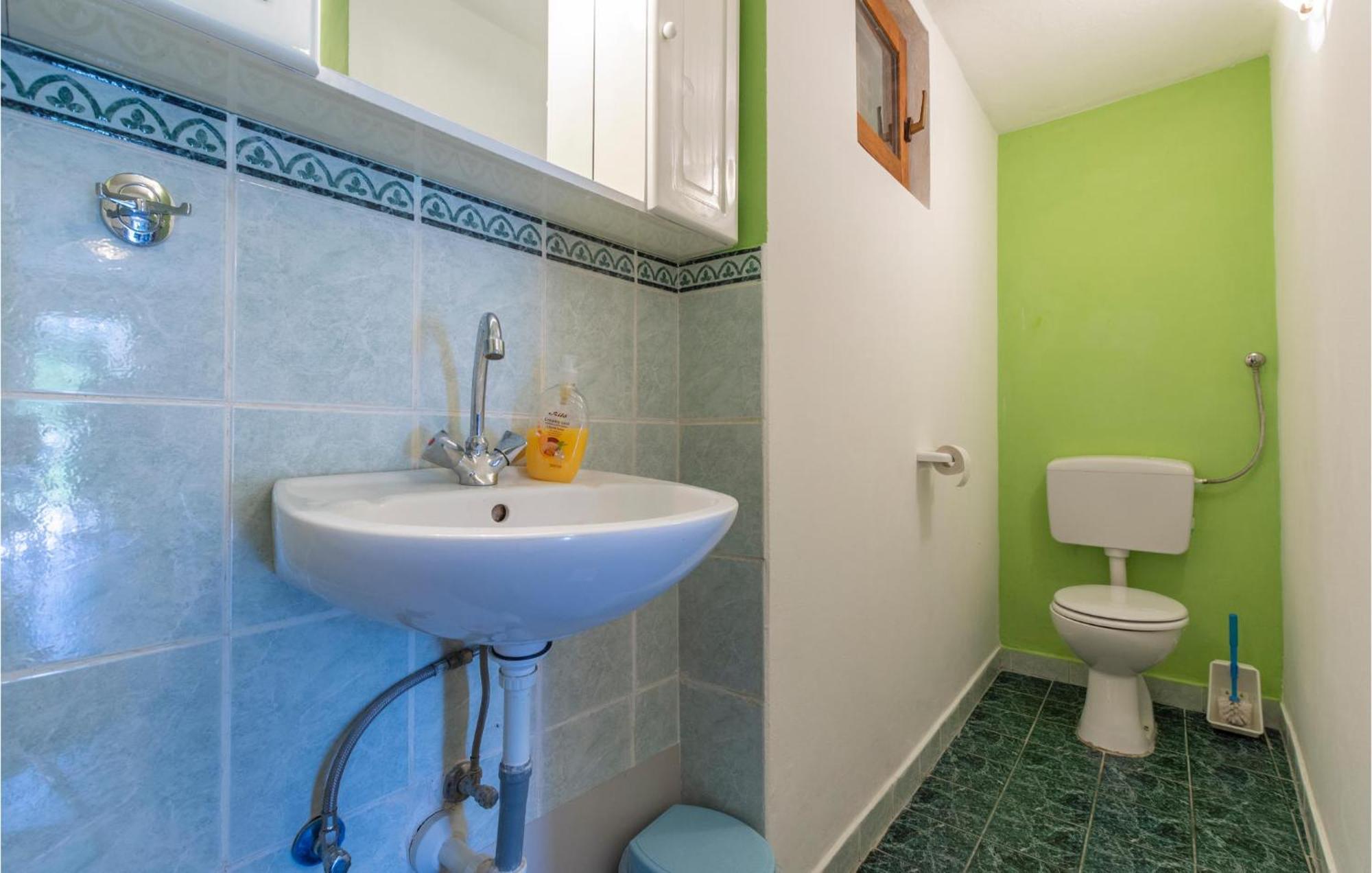 Lovely Apartment In Omis With Kitchen المظهر الخارجي الصورة