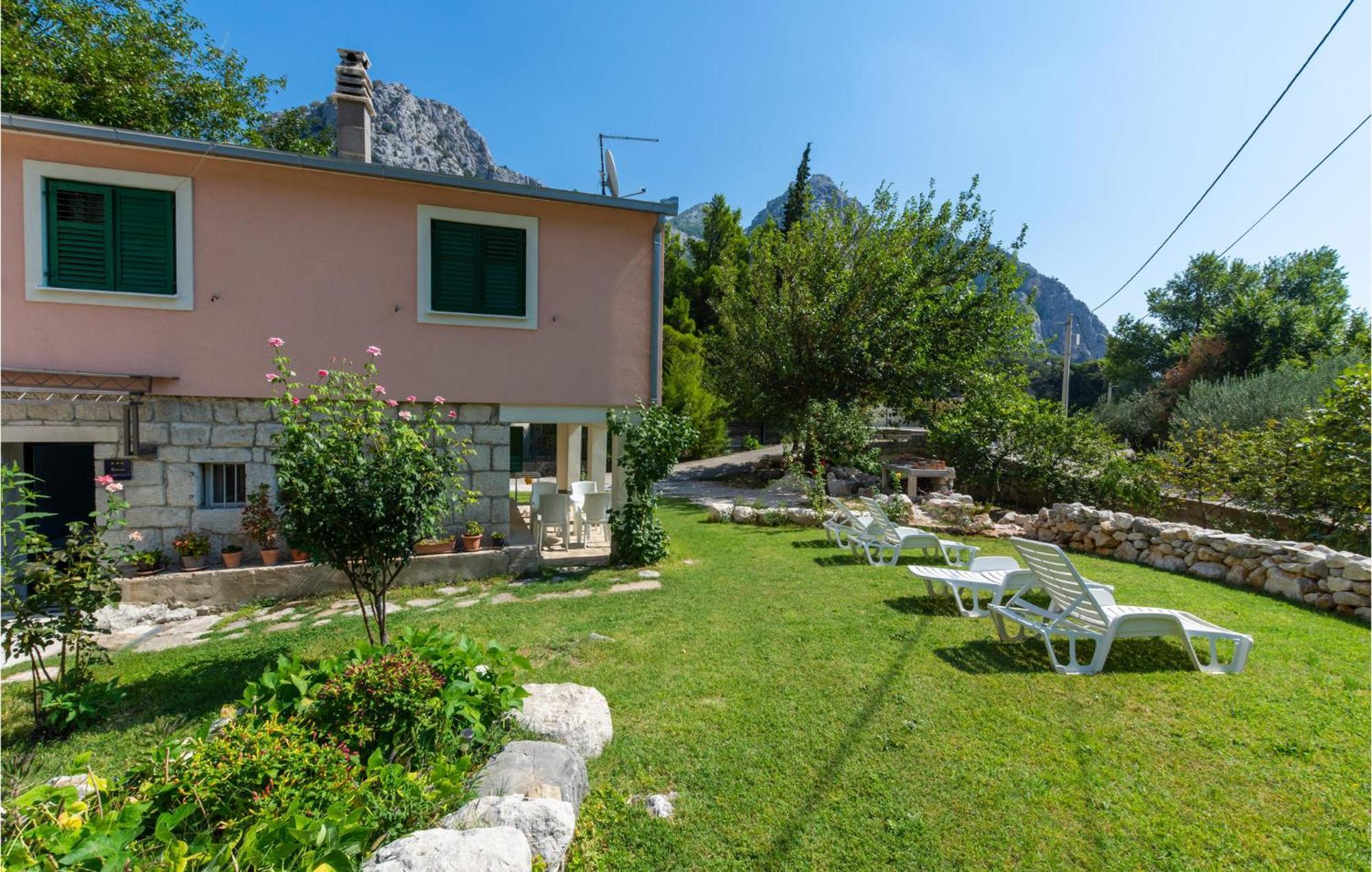Lovely Apartment In Omis With Kitchen المظهر الخارجي الصورة